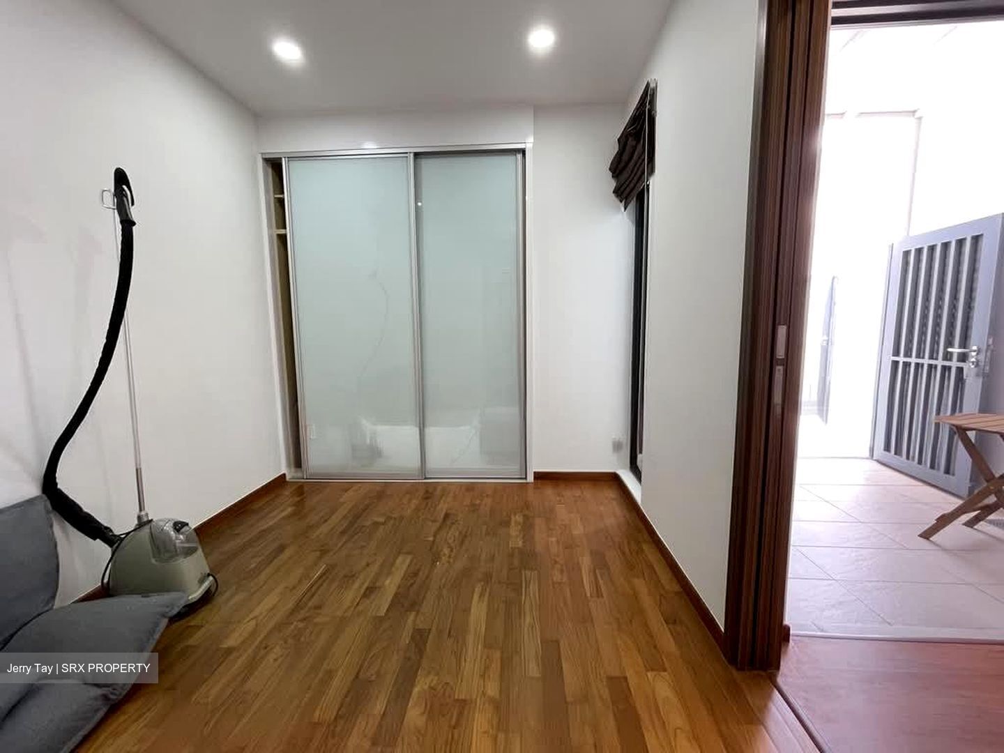 iSuites @ Palm (D19), Apartment #575502601